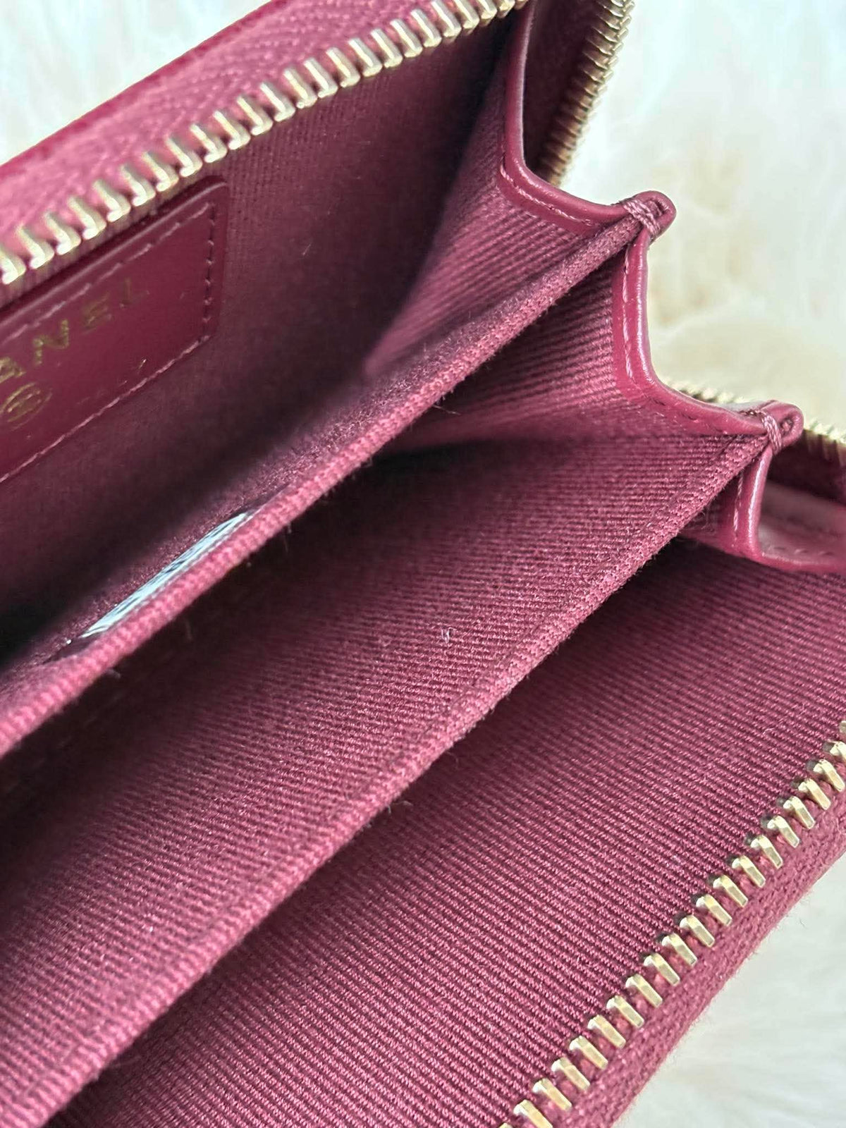 Chanel Compact zippy maroon chw caviar NU4U8156