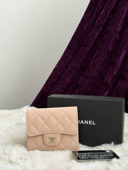 Chanel trifold waller caviar beige&nbsp; series 31813632 9/10