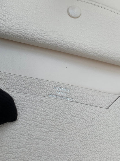 Hermes White Bifold Bearn card holder stamp U Brandnew