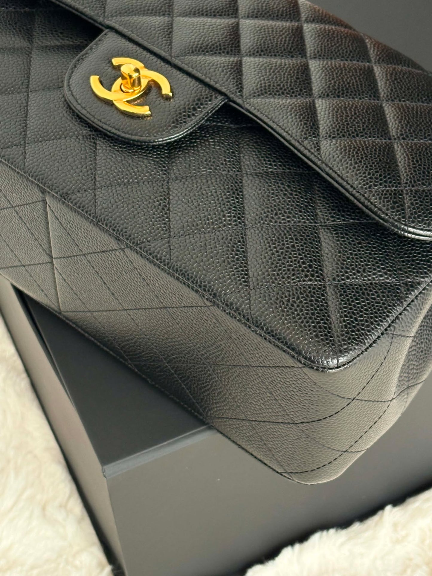 Chanel Large flap black caviar series 30424488 Rank SA