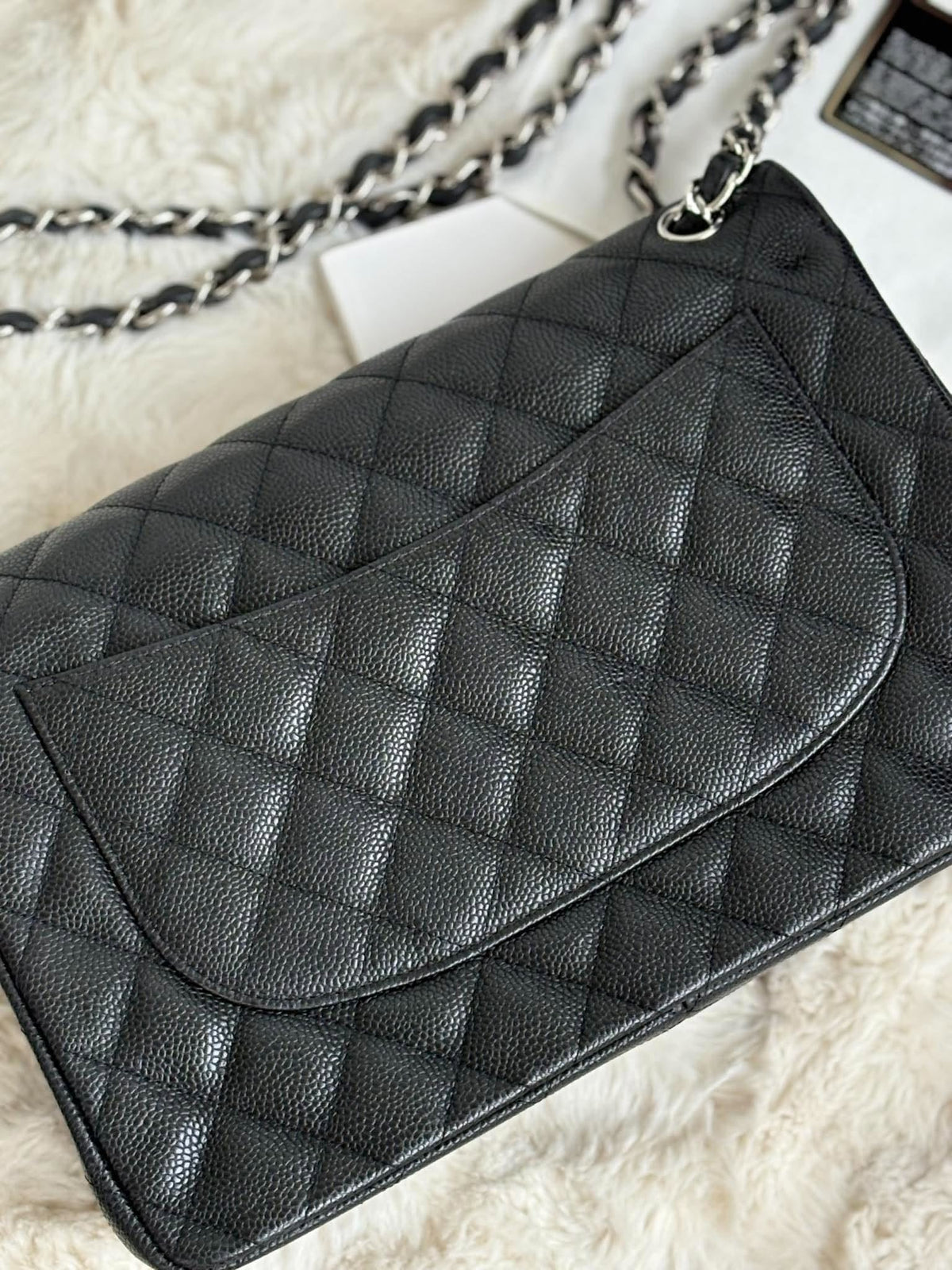 Chanel Jumbo Flap Black Caviar Shw series 19915806 9/10 Excellent Used