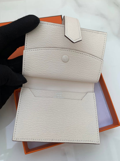 Hermes White Bifold Bearn card holder stamp U Brandnew