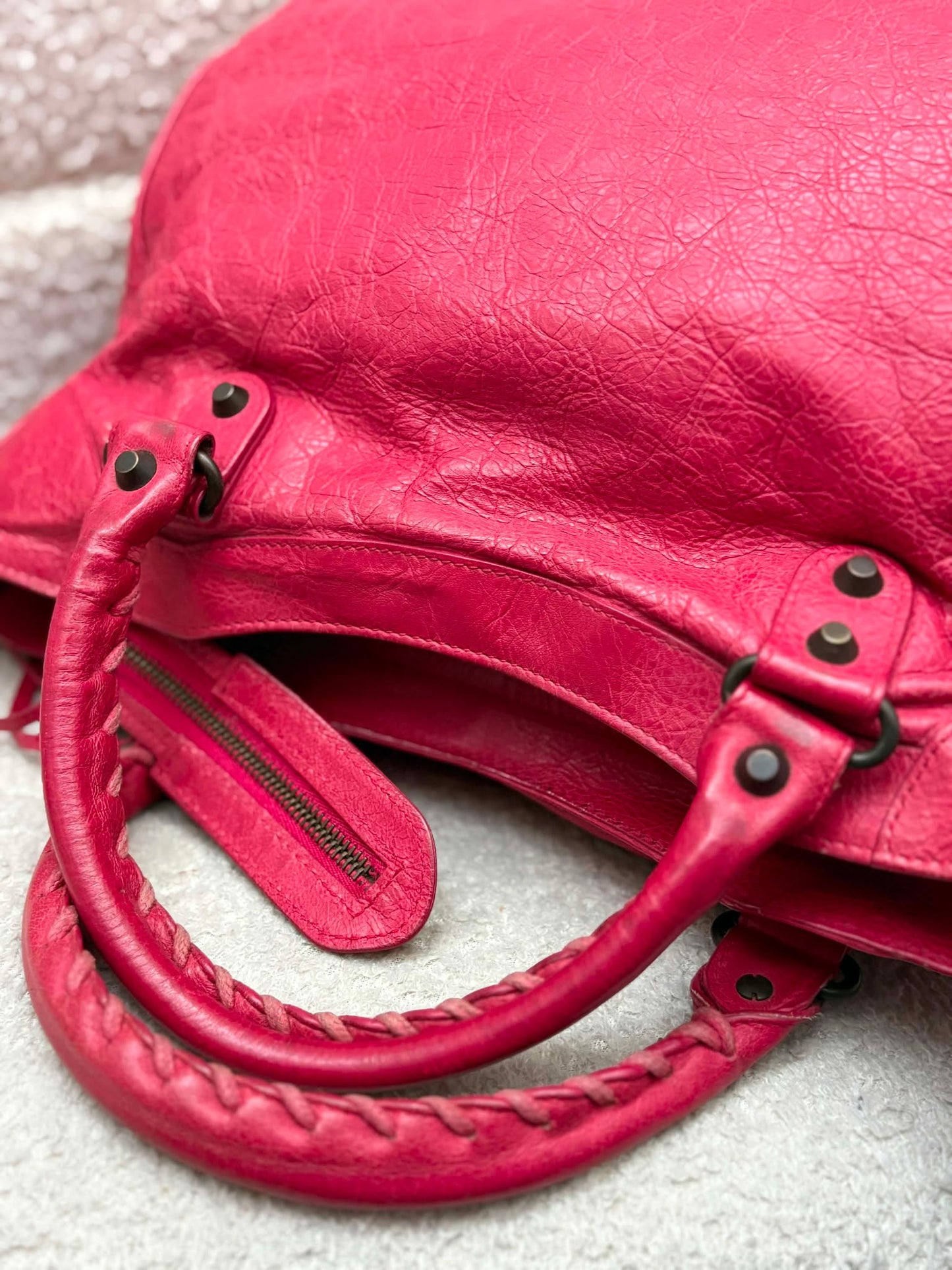 Balenciaga city red rhw with entrupy cert strap Rank A 8.5