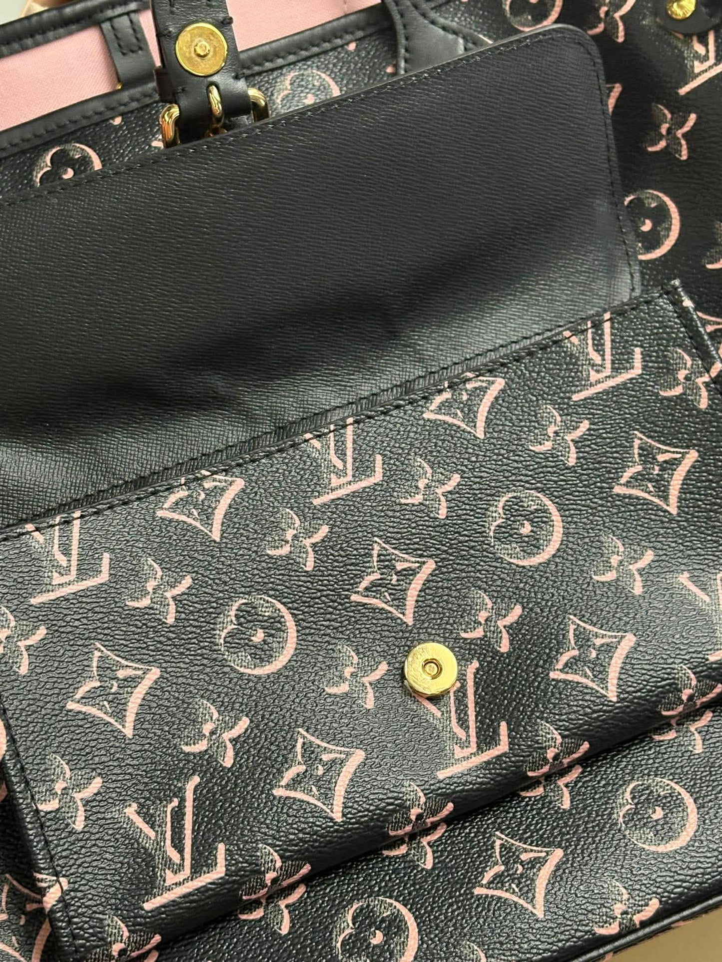 Louis Vuitton neverful black limited edition micro