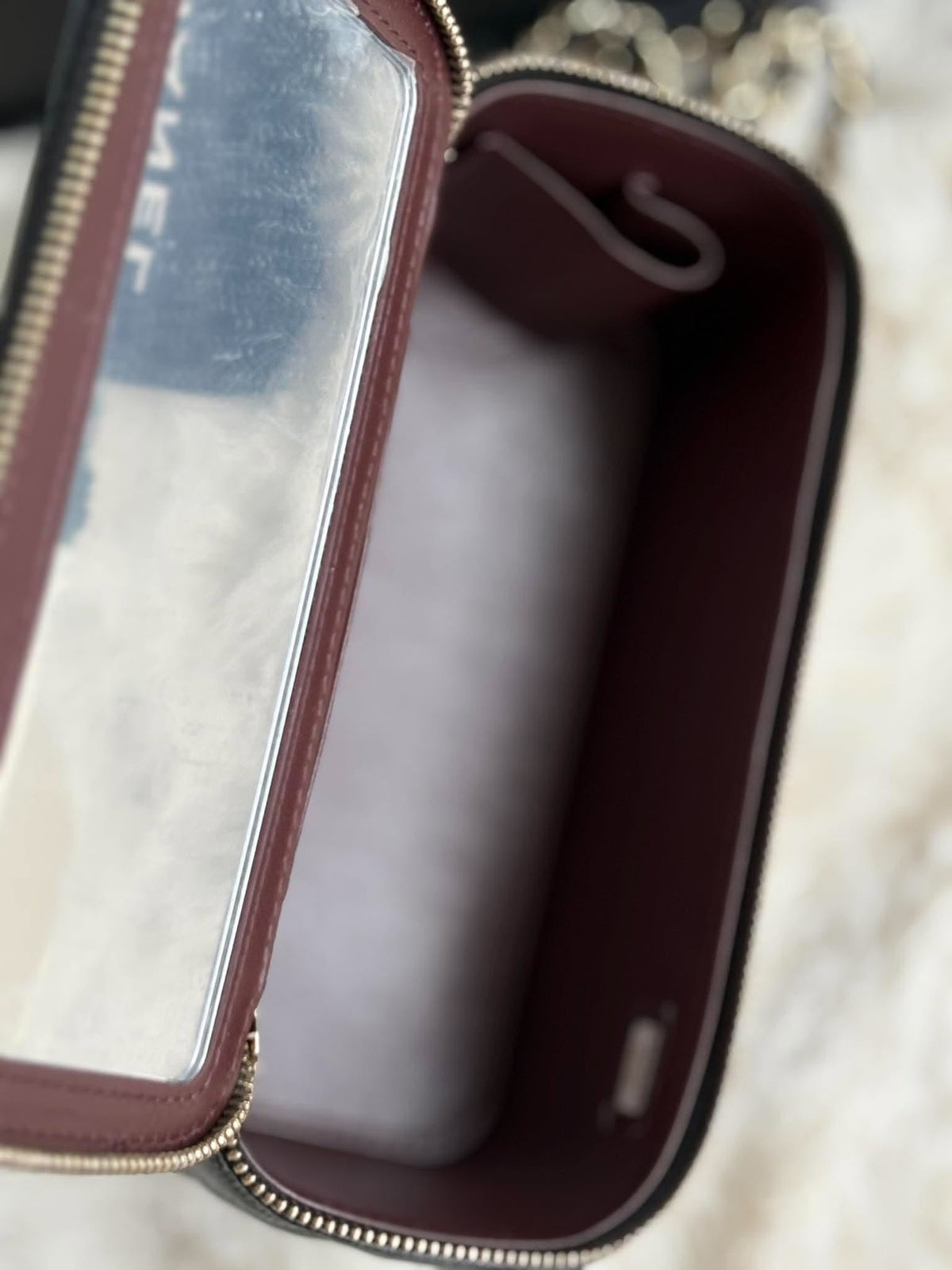 Chanel vanity caviar ghw series 9/10 excellent