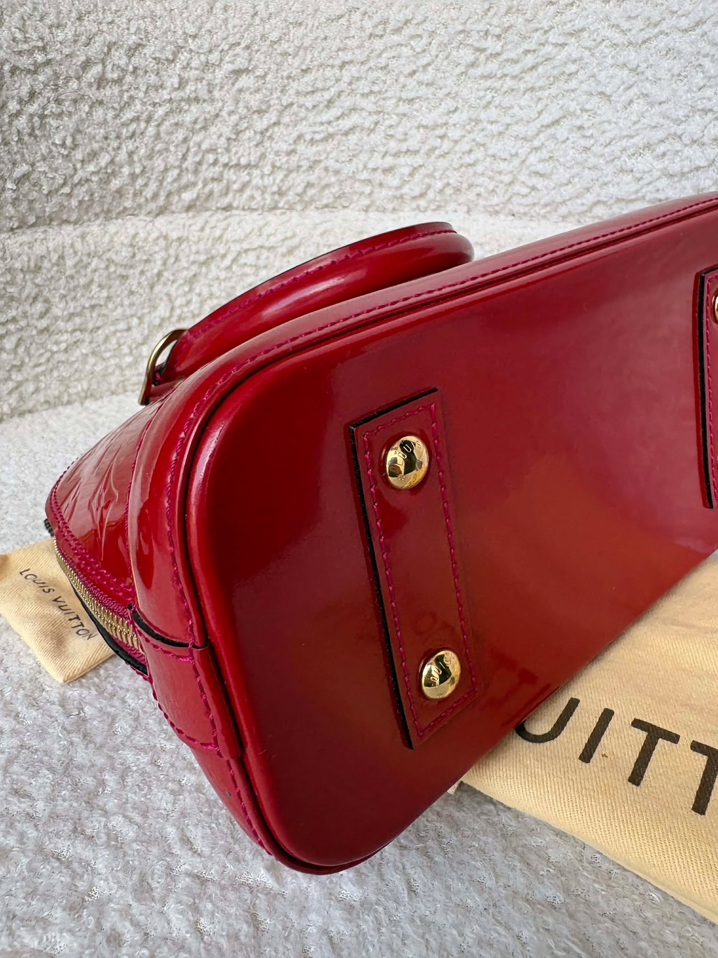 Louis Vuitton Alma bb impriente vernis red ghw M54180