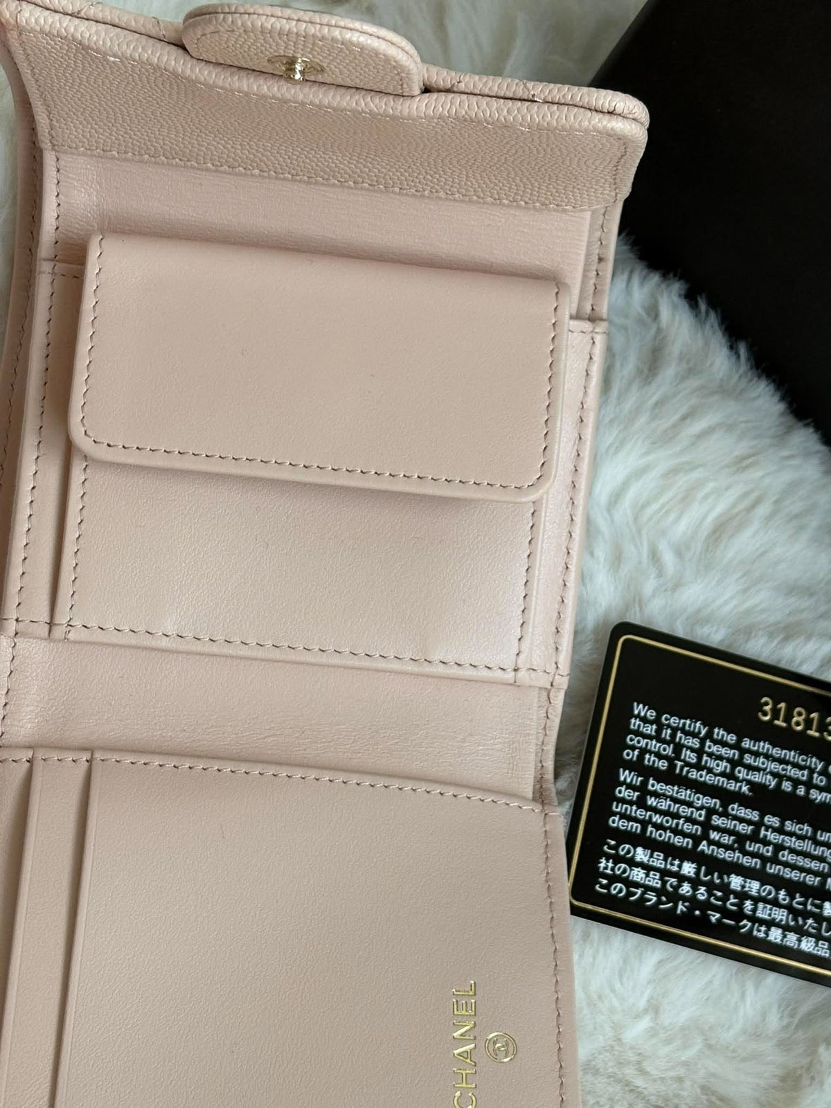 Chanel trifold waller caviar beige&nbsp; series 31813632 9/10