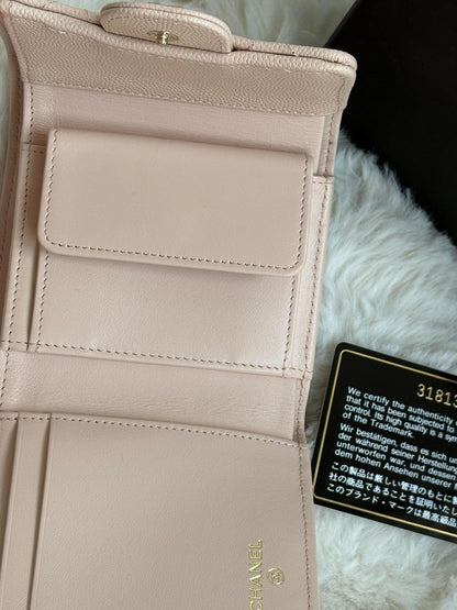 Chanel trifold waller caviar beige&nbsp; series 31813632 9/10