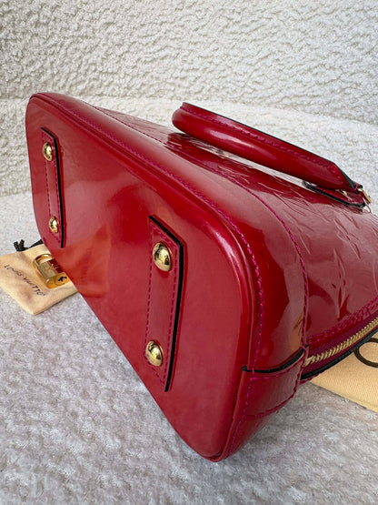 Louis Vuitton Alma bb impriente vernis red ghw M54180