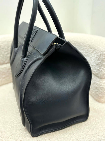 Celine luggage micro deep blue ghw Rank A